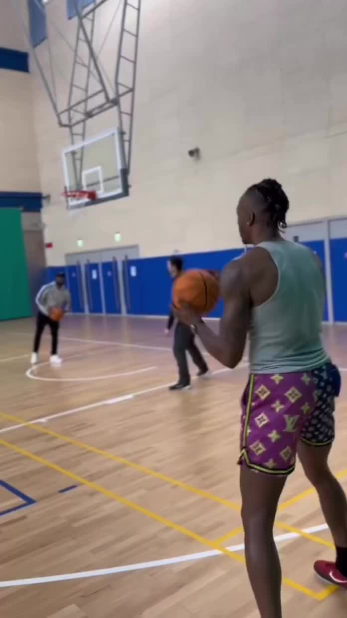 明天要復(fù)出！霍華德ins